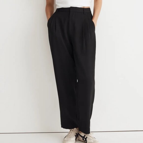 VINTAGE VERSUS VERSACE PLEATED HIGH RISE DRESS PANTS TAPERED LEG BLACK CREPE 46 - Picture 1 of 8